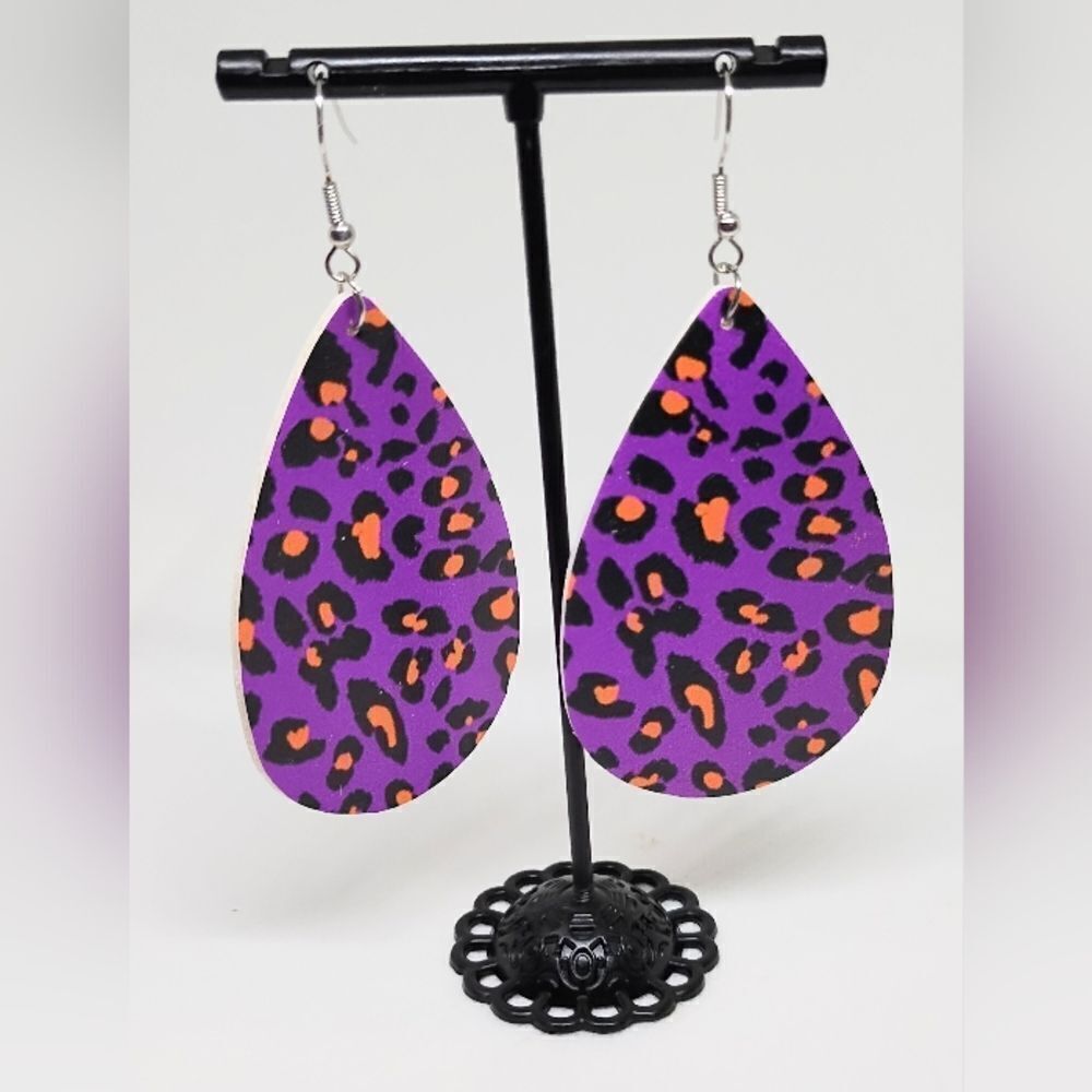 Halloween earrings faux leather new e54